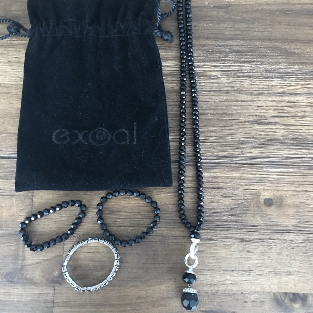 Evening Sparkling Exoal Necklace with 3 braceletts